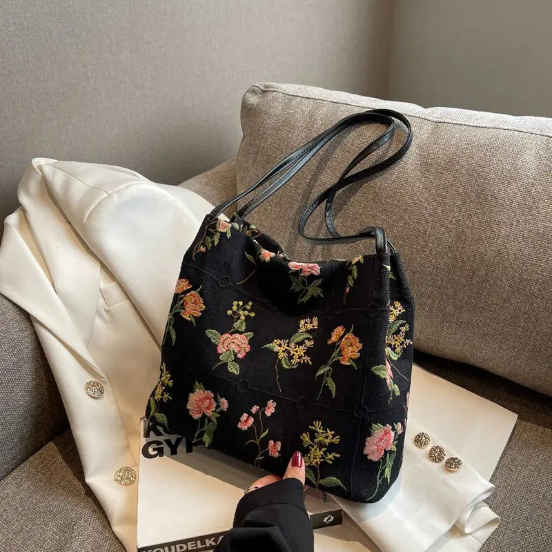 Vintage Flower Magnetic Buckle Shoulder Bag - GimmeWarehouse