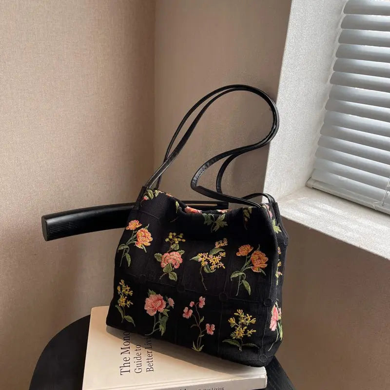 Vintage Flower Magnetic Buckle Shoulder Bag - GimmeWarehouse